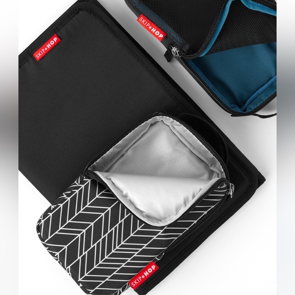 NWT Skip Hop Forma Diaper Backpack - Black - Picture 3 of 5